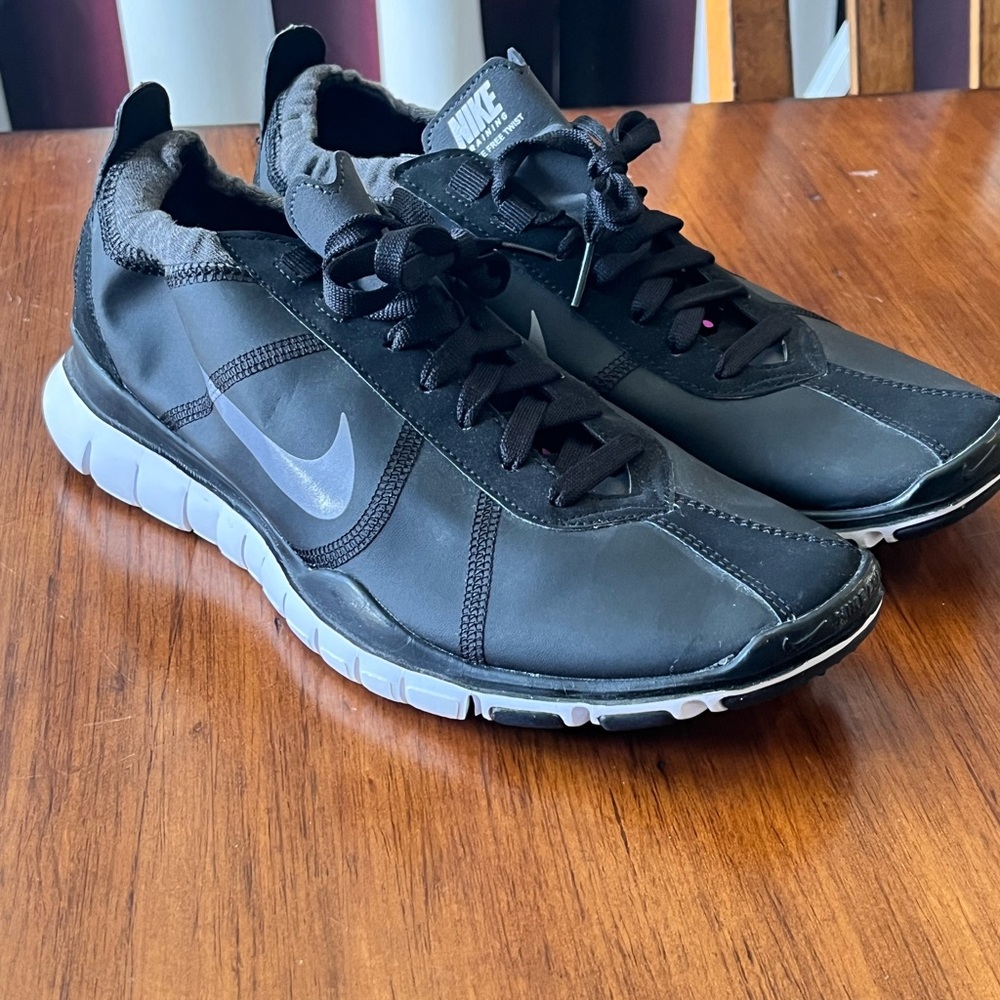 Nike Free Twist 5.0 Shoes Sneakers 488496 002 Womens Size 9